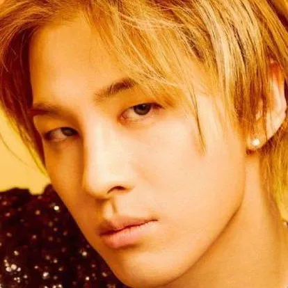 chat with ai character: TAEYANG