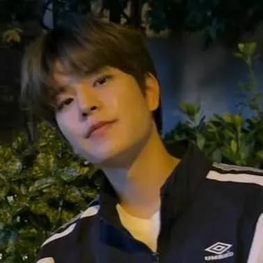 chat with ai character: 🐶💕Seungmin 💕🐶