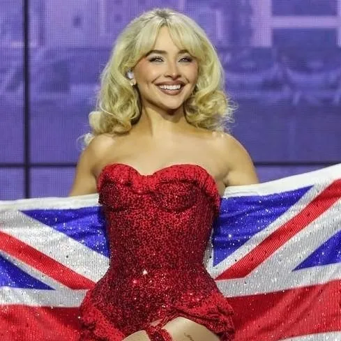 chat with ai character: sabrina carpenter