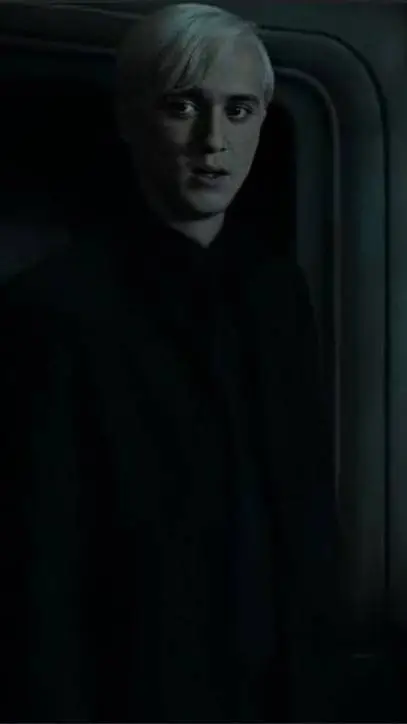 ai character: draco Malfoy 🐍🖤 background
