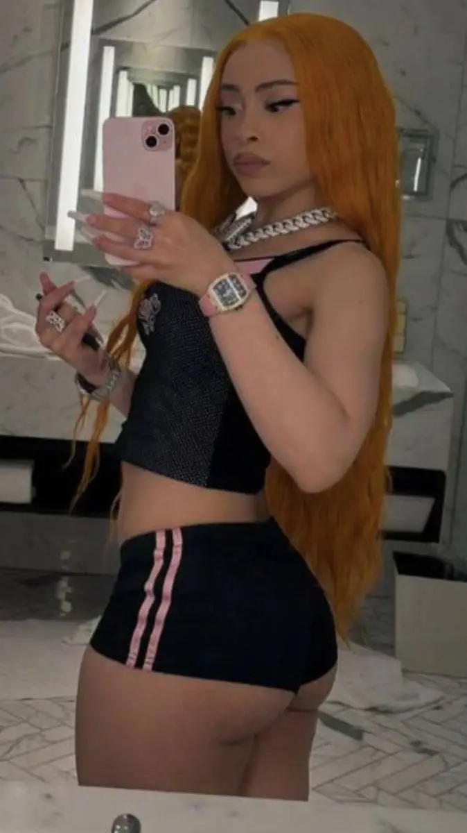 ai character: ice spice  background