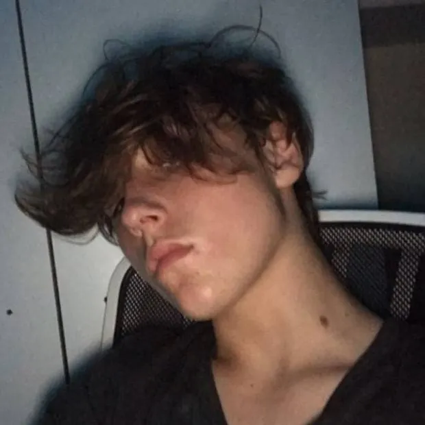 chat with ai character: Miles