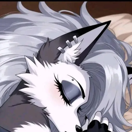 chat with ai character: Loona