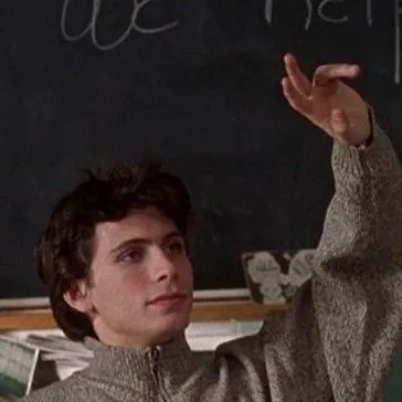 chat with ai character: Elton (ClueLess)