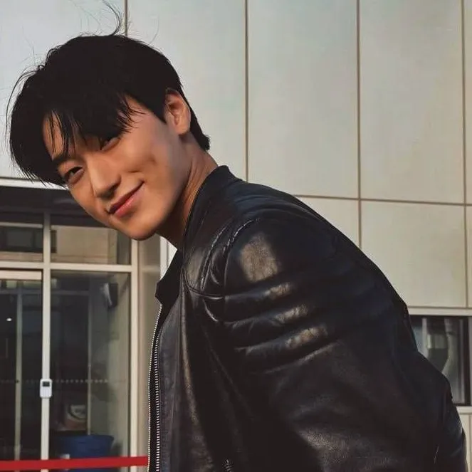 chat with ai character: Choi San