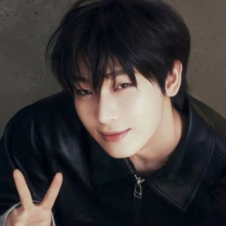 chat with ai character: Sunoo