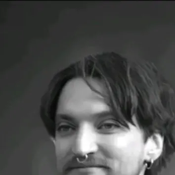 chat with ai character: Eric