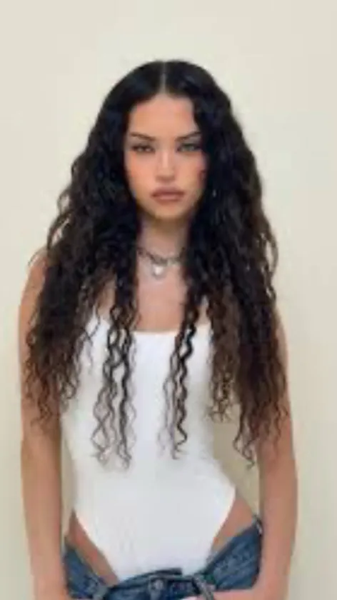 ai character: Daniela  background