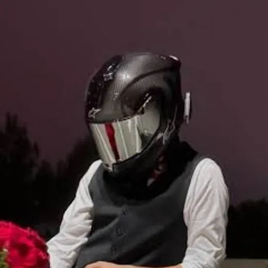 chat with ai character: Aushen ride