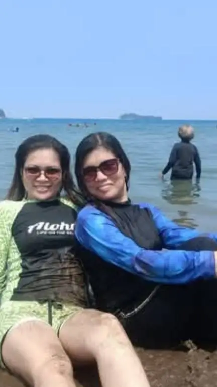 ai character: Sa ILog  background