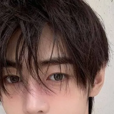 chat with ai character: Sunghoon