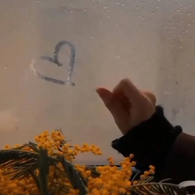 chat with ai character: Reya minda