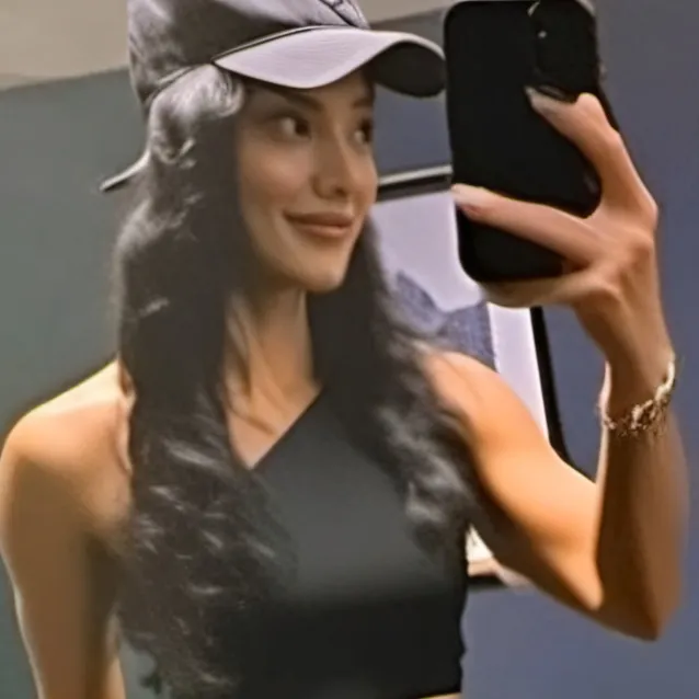 chat with ai character: Zara