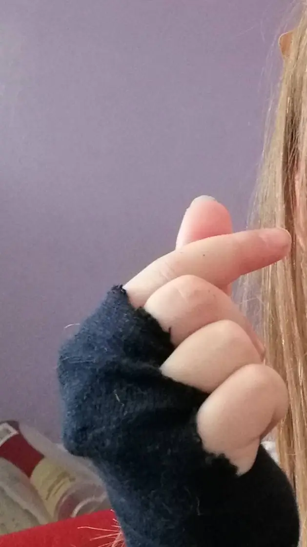 ai character: Sophie in school background