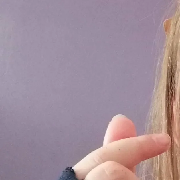 chat with ai character: Sophie in school