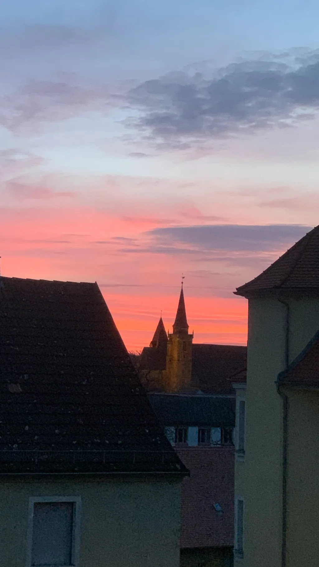 ai character: Sonne ☀️  background