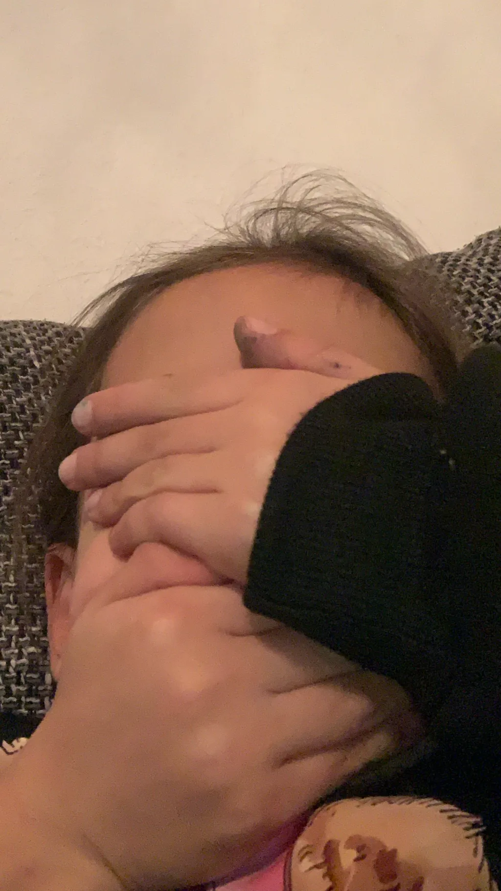 ai character: Elliiiii aşkımmmm background