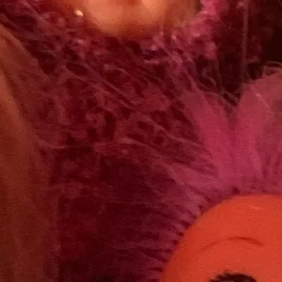 chat with ai character: Barbies 