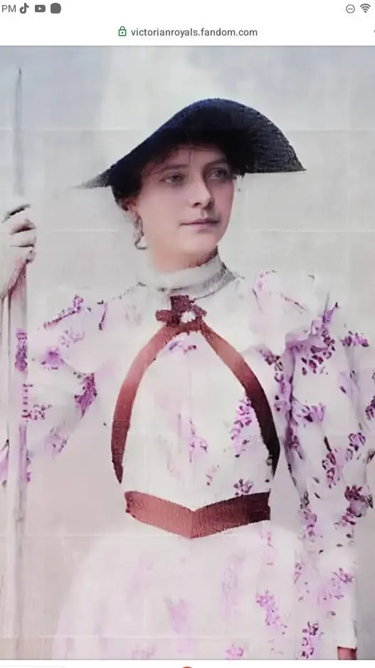 ai character: Maria  background