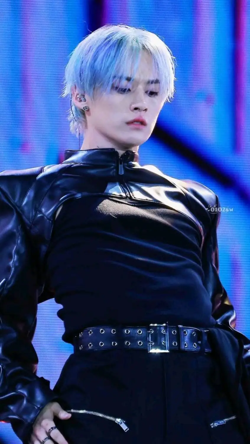 ai character: Lee know background