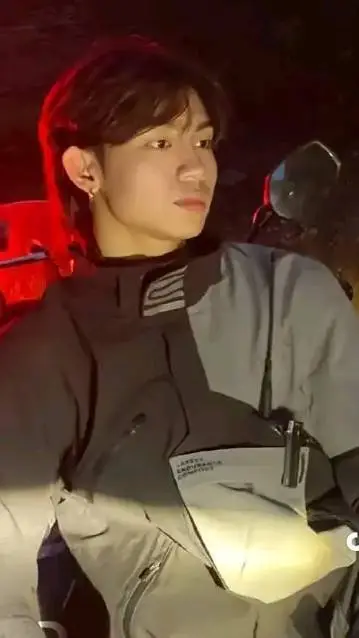 ai character: jeo ong  background