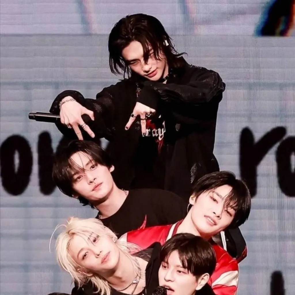 chat with ai character: Stray Kids