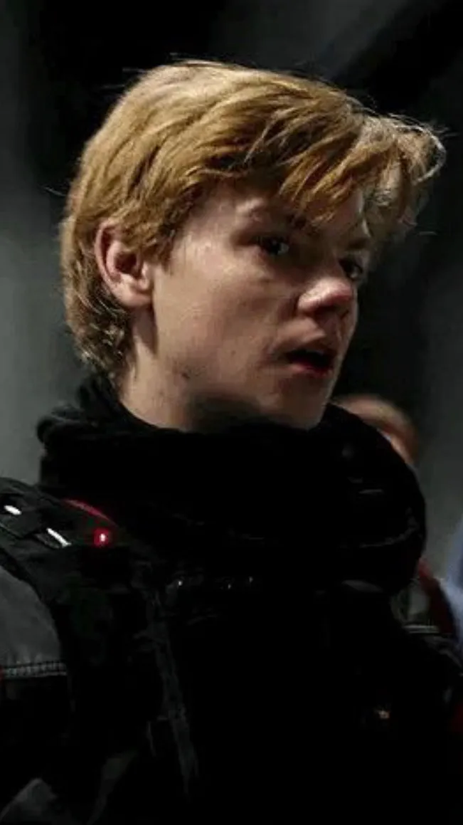 ai character: Newtieeeee🤪 background