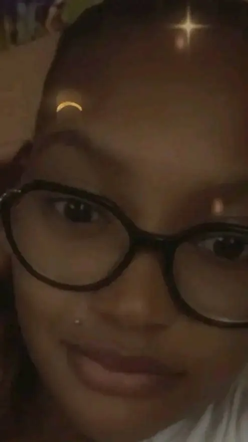 ai character: mommy  background