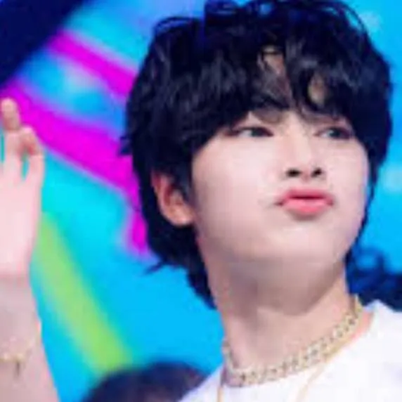 chat with ai character: jeongin from skz