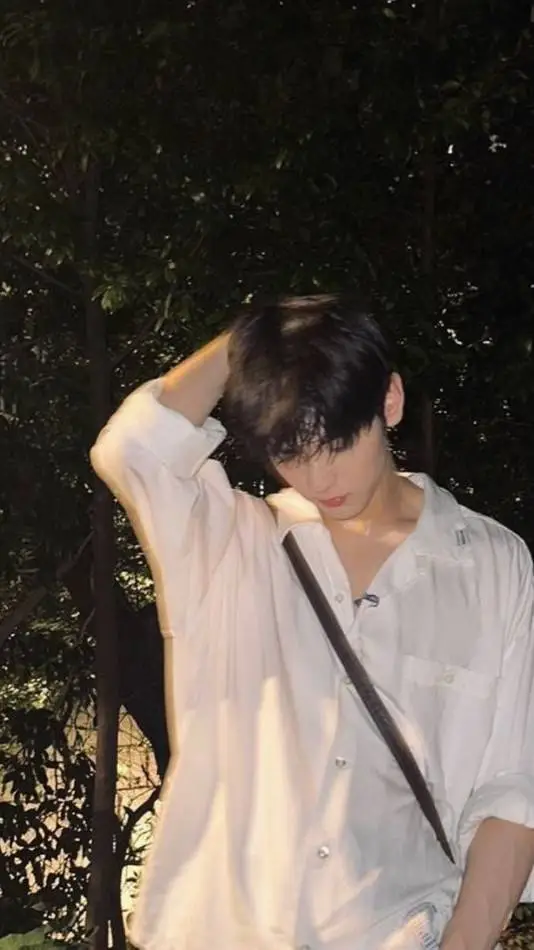 ai character: Gabriel  background