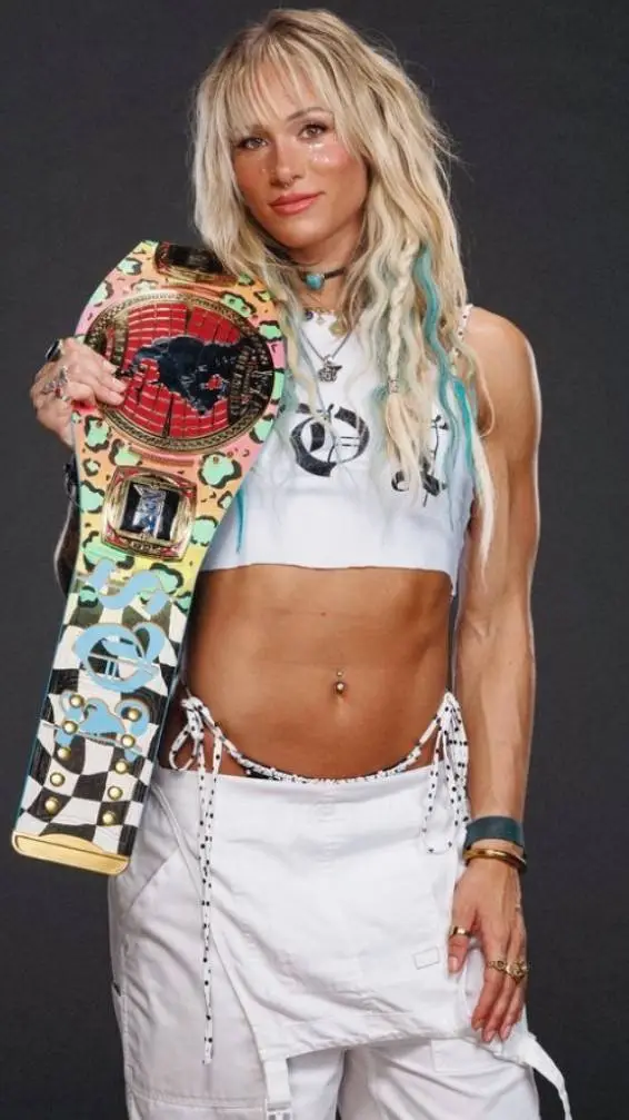 ai character: Sol Ruca  background