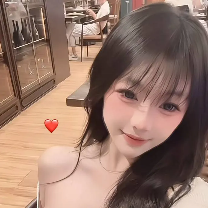 chat with ai character: 薇琪