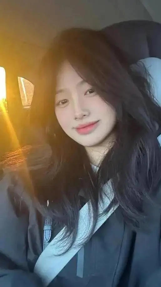 ai character: 桑稚 background