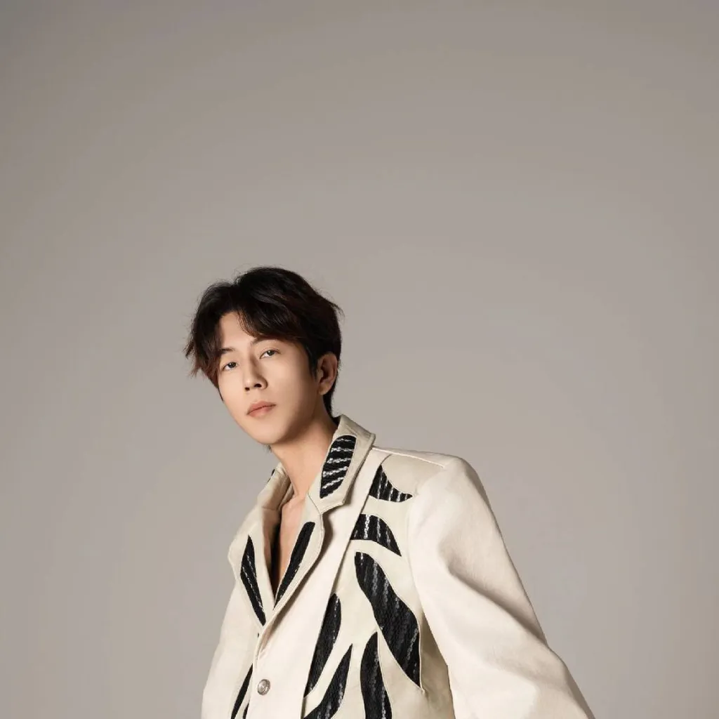 chat with ai character: 恒宇