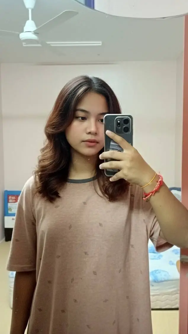 ai character: 苡静 background