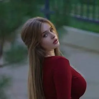 chat with ai character: 薇莉丝