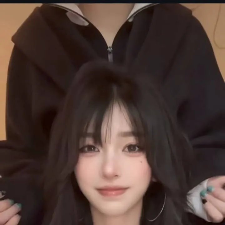 chat with ai character: 伟恩