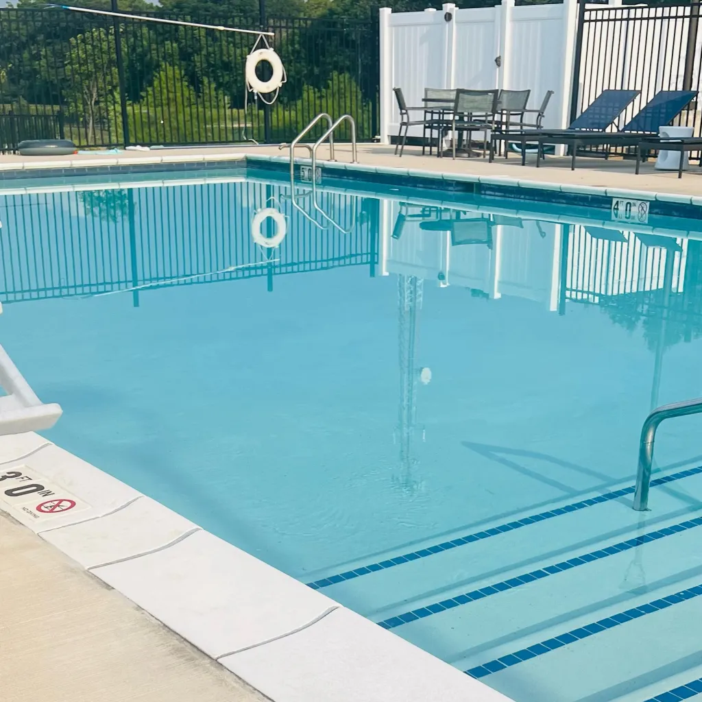 chat with ai character: Pool