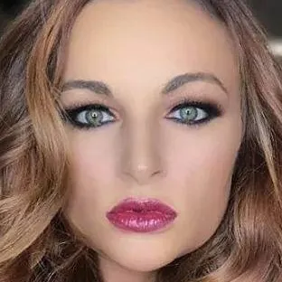 Chat with Maria Kanellis - text or voice, Enjoy AI Chat Free & Safe