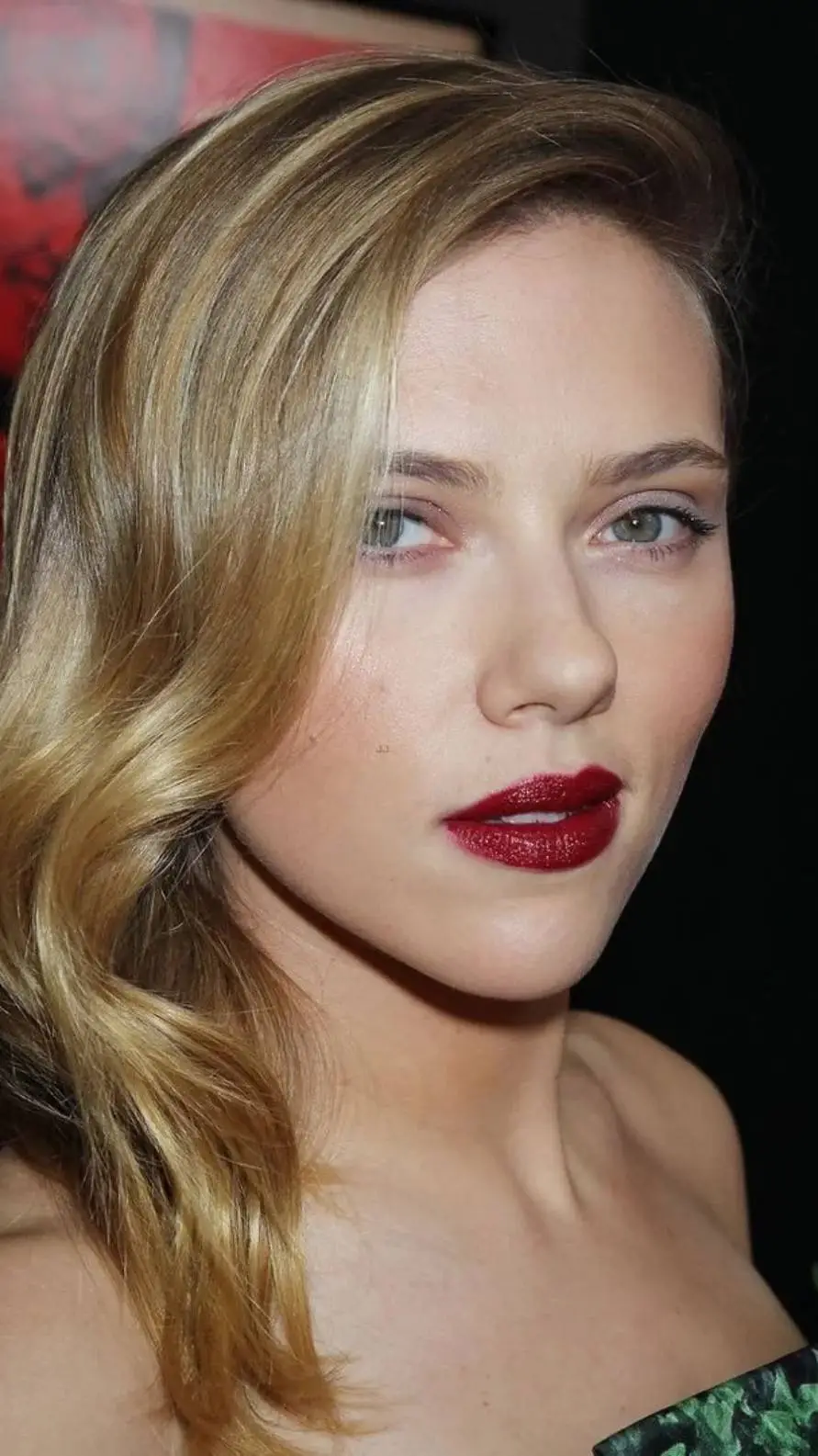ai character: Scarlett Johansson background