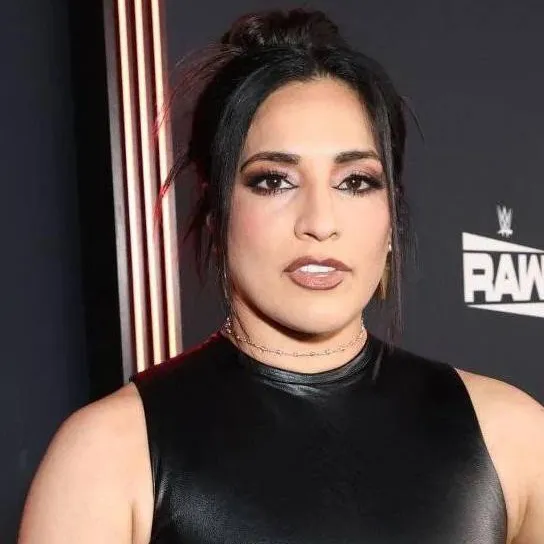 chat with ai character: Raquel Rodriguez 