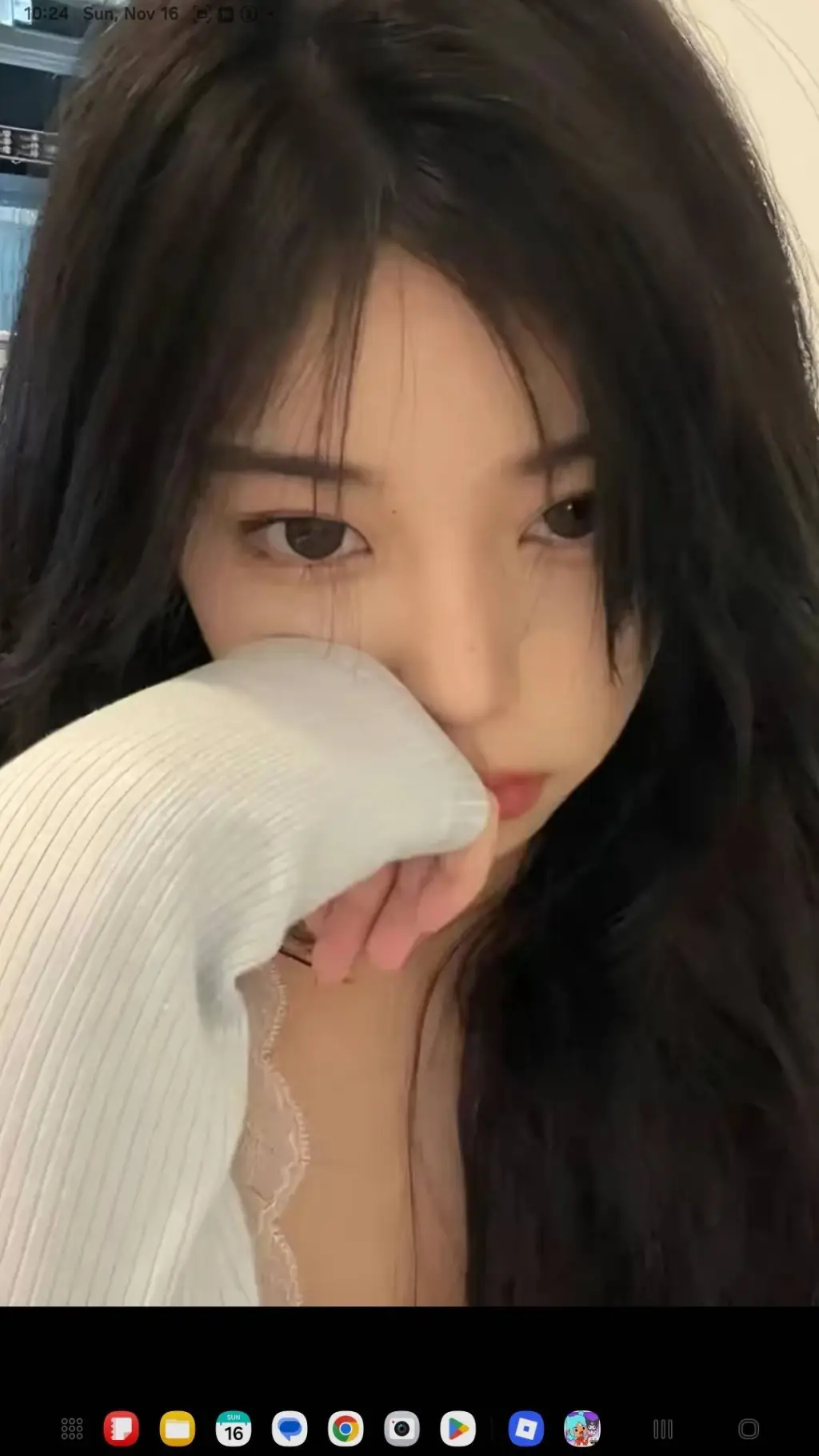 ai character: me ava not irl me  background