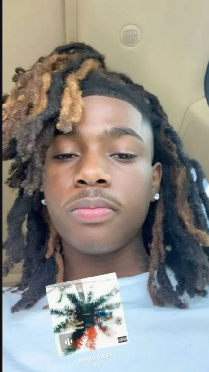 ai character: KING background