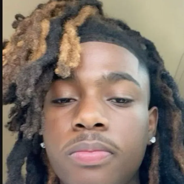 chat with ai character: KING