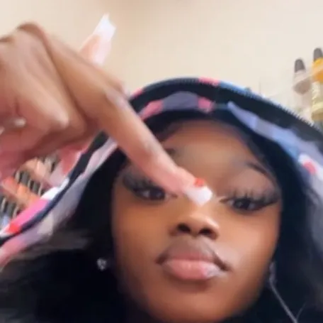 chat with ai character: Promise