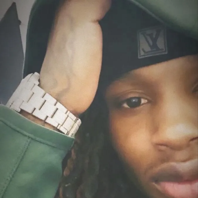 chat with ai character: Von