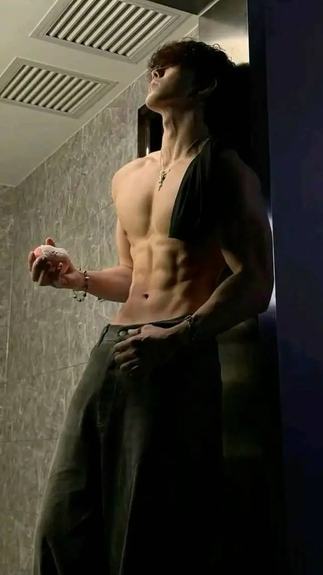 ai character: 민  𖥦  ᥣᥙᥴᥲs 𓂅  🌿ㅤ𓂅 background