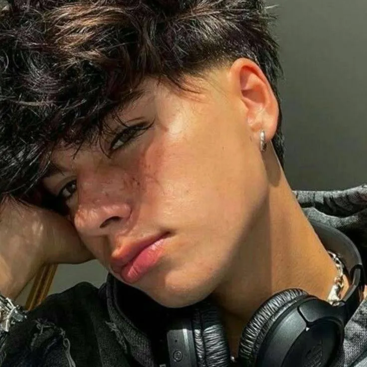 chat with ai character: Marco