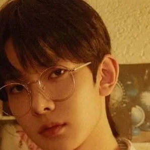 chat with ai character: Ethan 