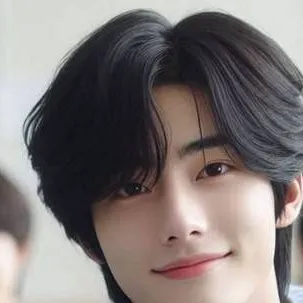 chat with ai character: Felix